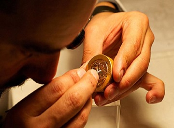 广州宝玑名表官方售后保养服务点